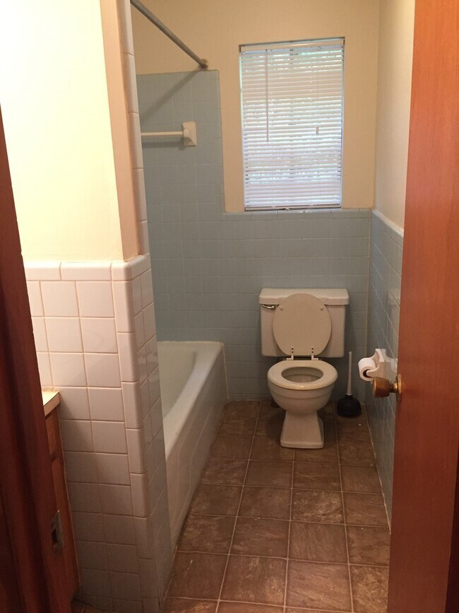 Building Photo - 125 Hiwassee Ave NE