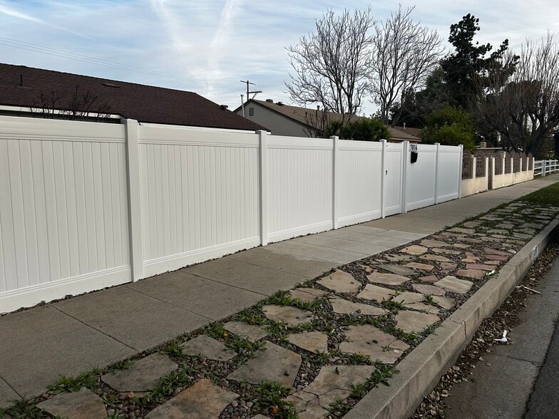 Building Photo - 7814 Lindley Ave