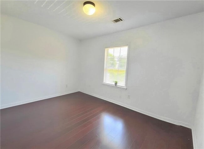 Building Photo - 1140 Foxcroft Dr