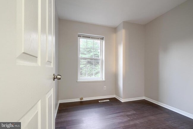 Building Photo - 8704 Tamar Dr