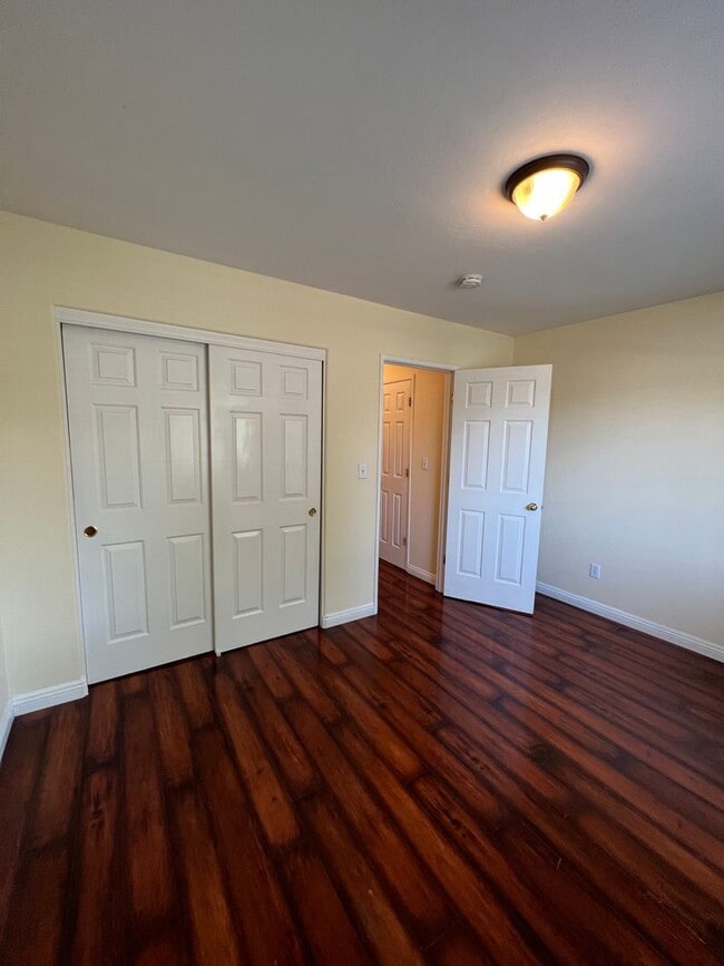 Building Photo - Beautiful NW Home for Rent 3+2 $2,300