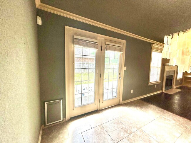 Building Photo - Stunning West Fayetteville Single Family Home