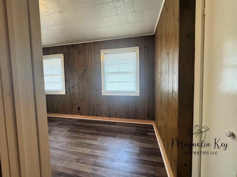 Building Photo - 7203 Porcher Dr