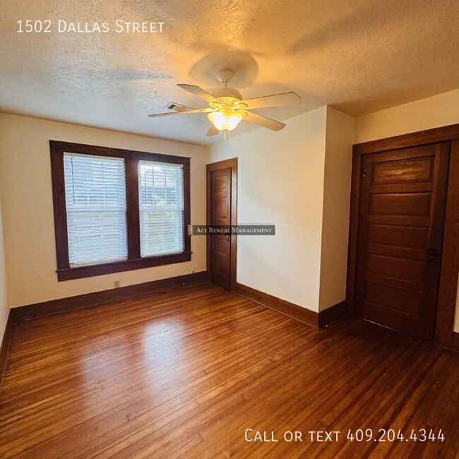 Building Photo - 1502 Dallas St
