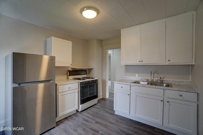 Building Photo - 1141.5 N Main St