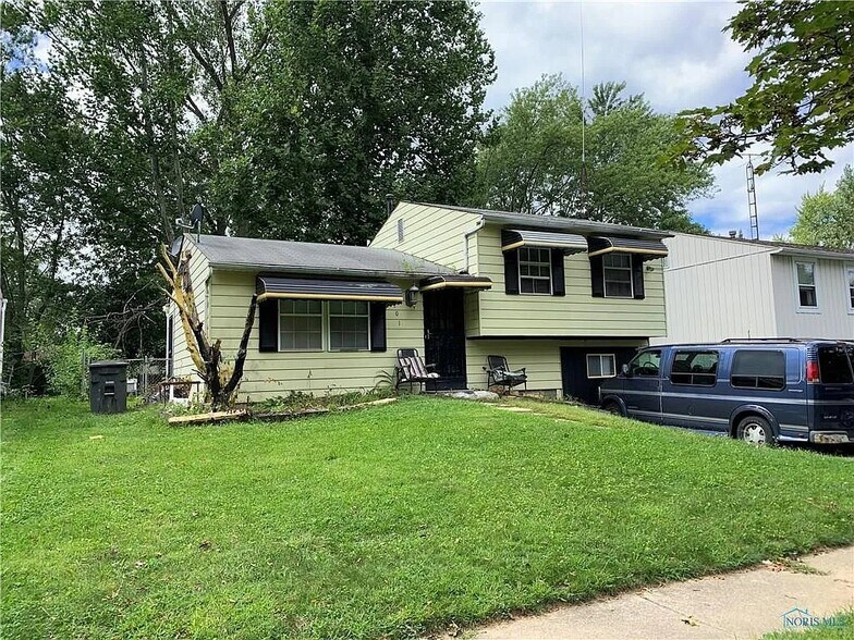 Building Photo - 701 Burke Glen Rd