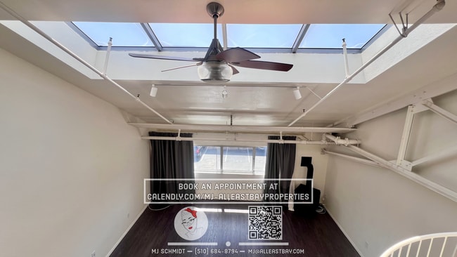 Building Photo - Contemporary loft-style 1 bedroom $2400