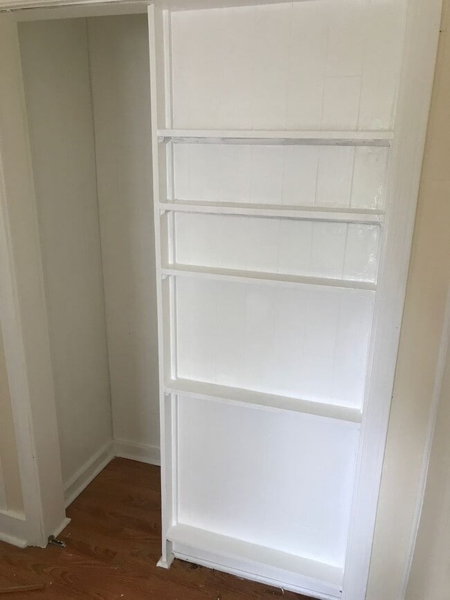 Building Photo - Newly Renovated 2 Bedroom House