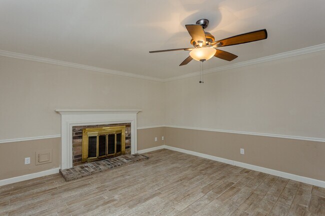 Building Photo - 1123 Cascade Creek Dr