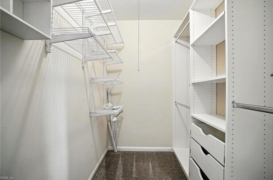 Building Photo - 590 Tenbee Ln