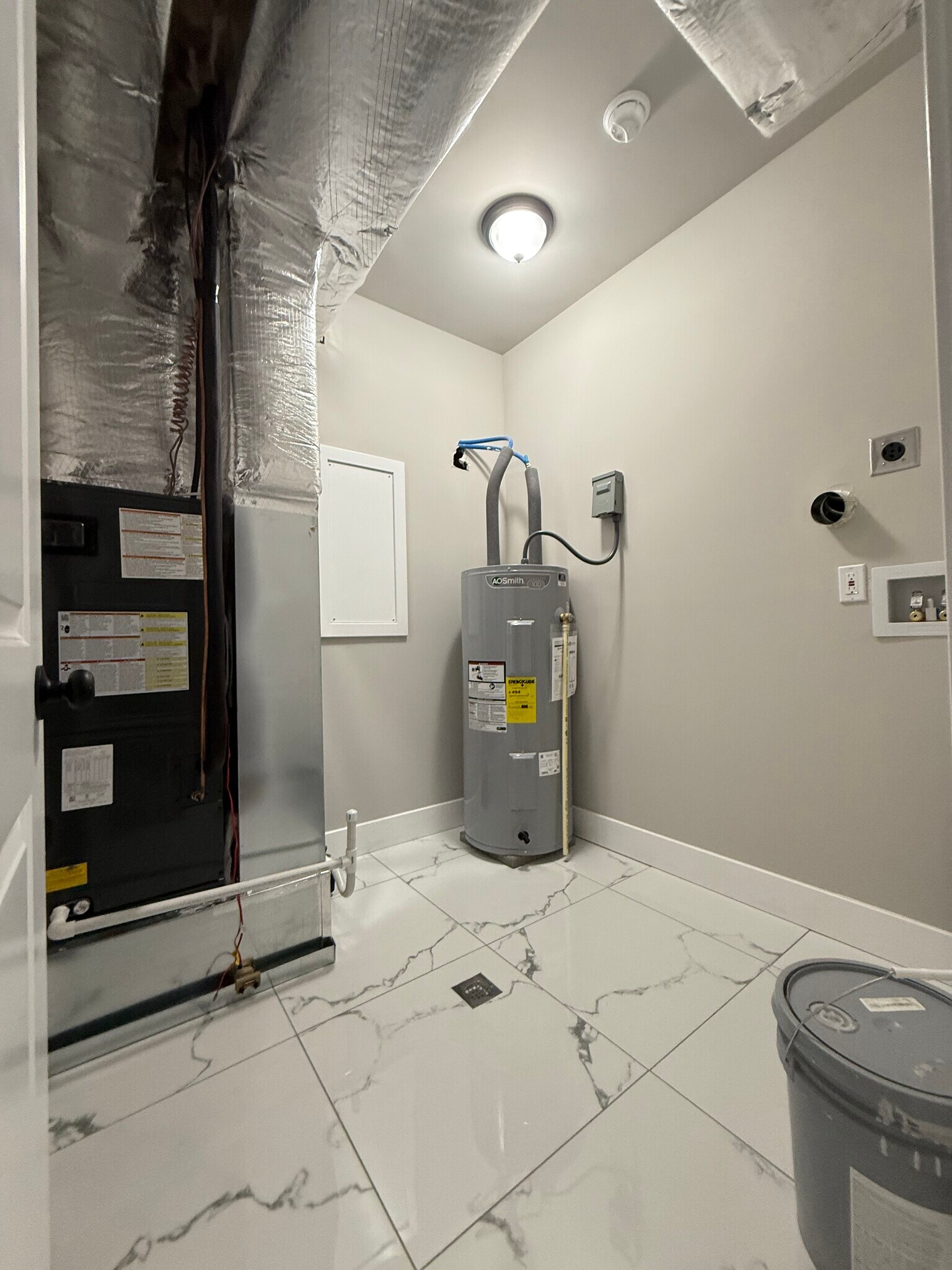 Building Photo - 638 N 63rd St