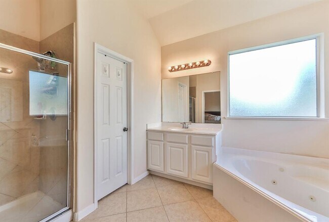 Building Photo - 6511 Lavender Bend Ln