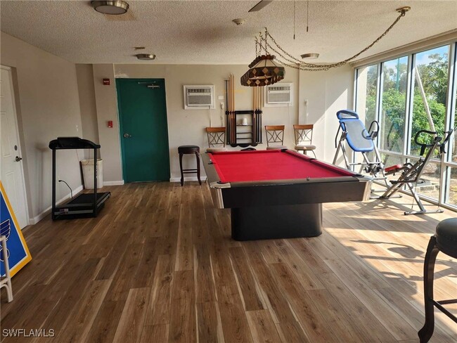 Building Photo - 4803 Sunset Ct