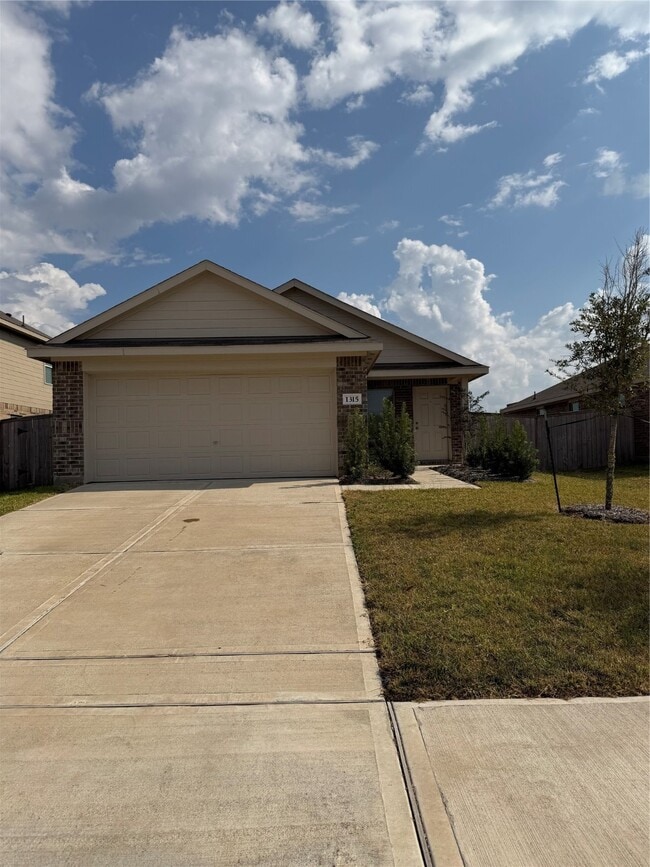 Primary Photo - 1315 Millers Pass Dr