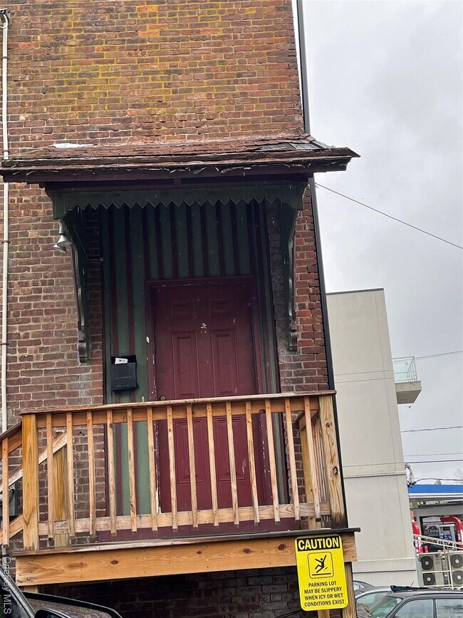 Building Photo - 59 Main St