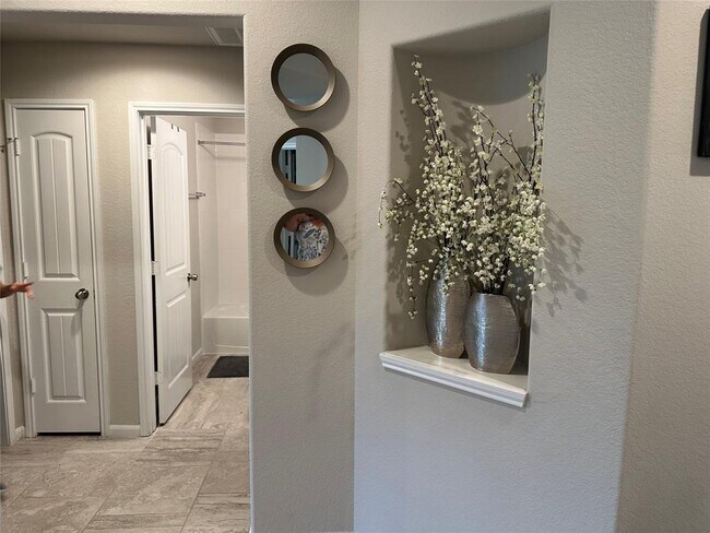 Building Photo - 12531 Lake Portal Dr