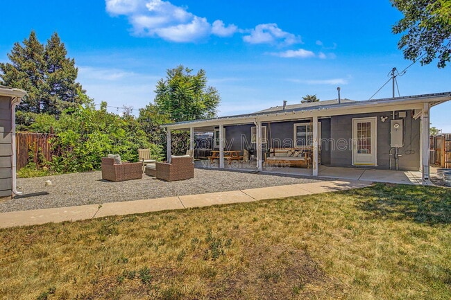 Building Photo - 805 S Tejon St