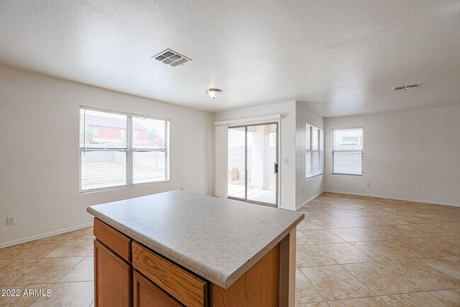 Building Photo - 12806 N 115th Ln