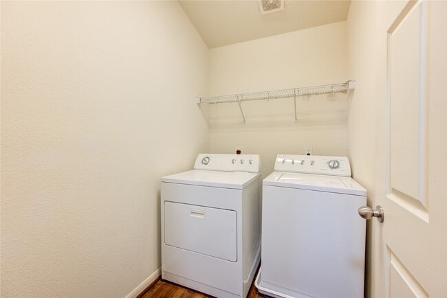 Building Photo - 5011 Moss Garden Ln