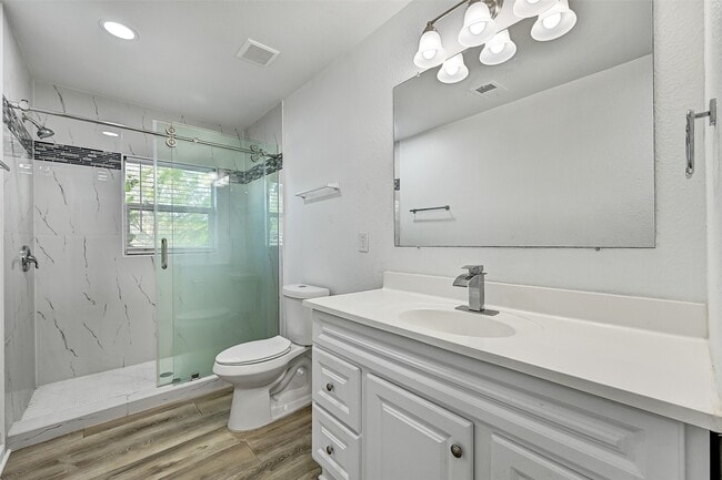 Building Photo - 2328 Wimcrest St