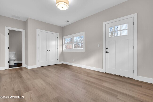 Building Photo - 170 Station Rd