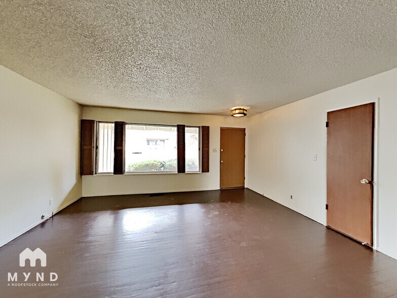 Building Photo - 750 Rhode Island Dr