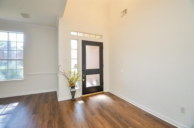 Building Photo - 18106 Rileybrook Cir