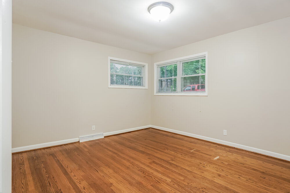 Building Photo - 752 Barclay Ln