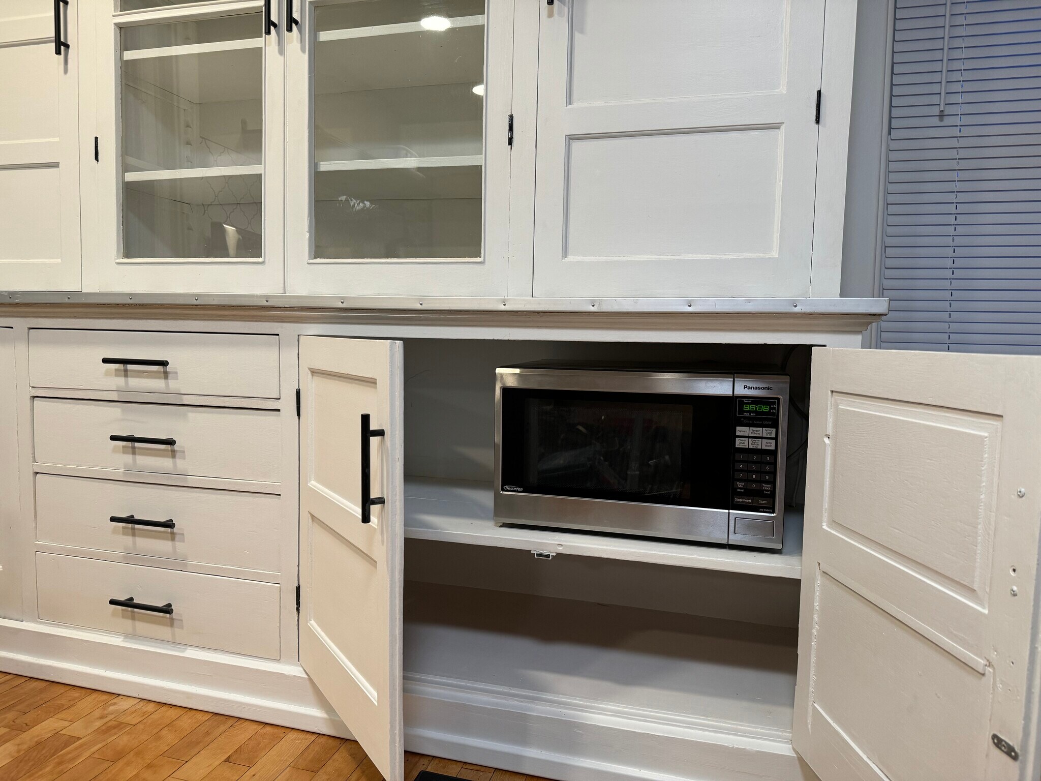 Microwave - 1005 N State St