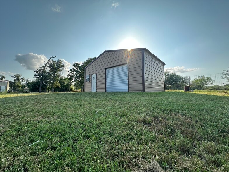 Building Photo - 241 Buck Square St