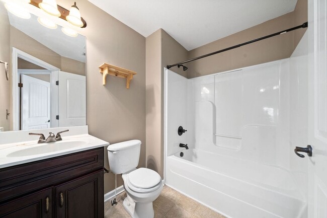 Building Photo - Pet Friendly Three Bedroom with Bonus!