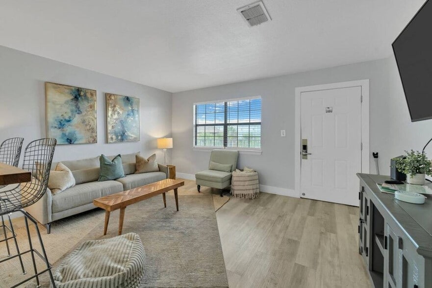 Building Photo - 312 Bream Ave