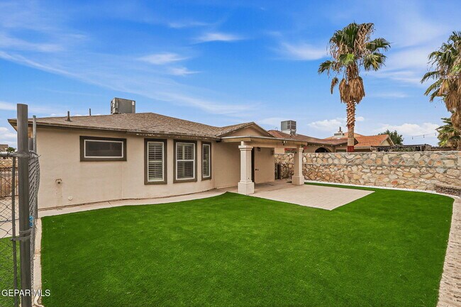 Building Photo - 14124 Honey Point Dr