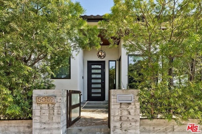 Building Photo - 5059 Hesperia Ave