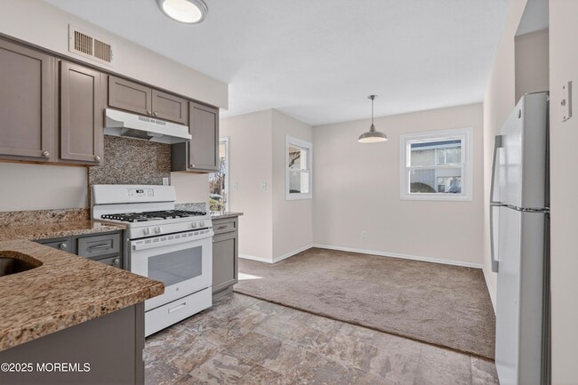 Building Photo - 2137 8th Ave