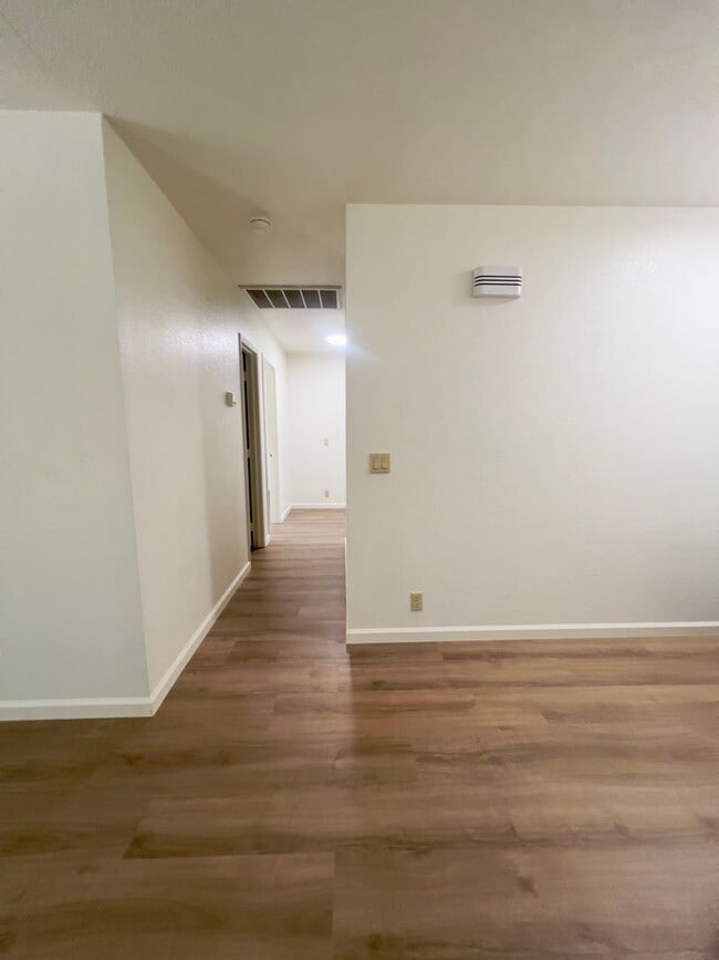 Building Photo - 6956 Meadow Wood Trail