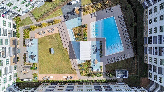 Building Photo - 15635 Memorial Dr