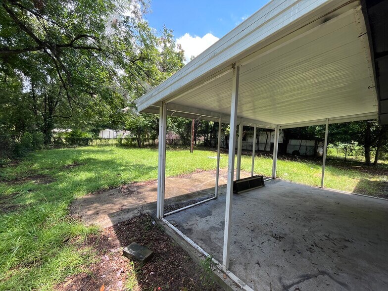 Building Photo - 108 Johns Rd