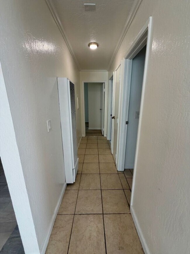 Building Photo - 02360