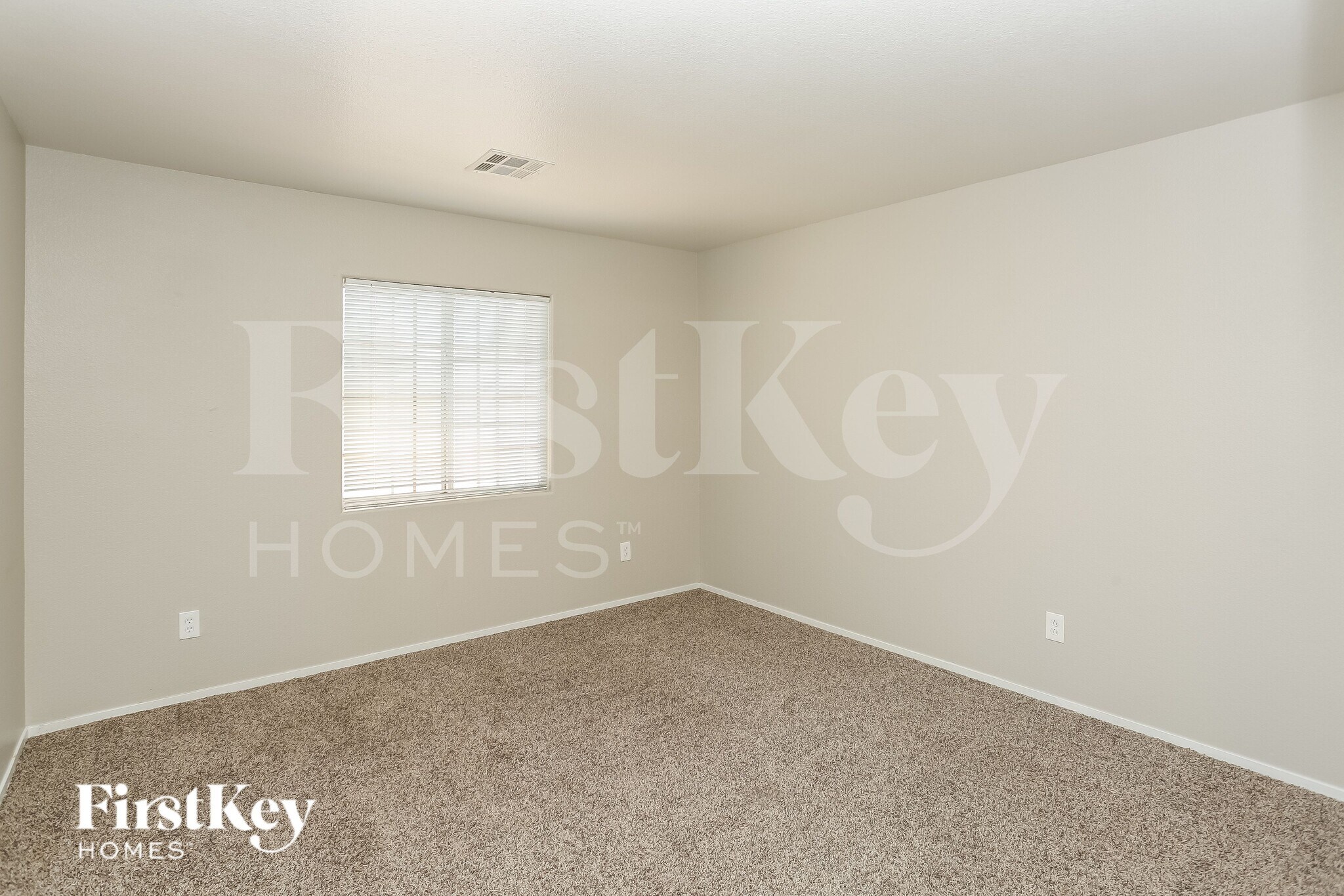 Building Photo - 4633 N Sergeant Ct