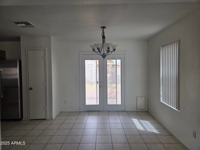 Building Photo - 15736 W Crocus Dr