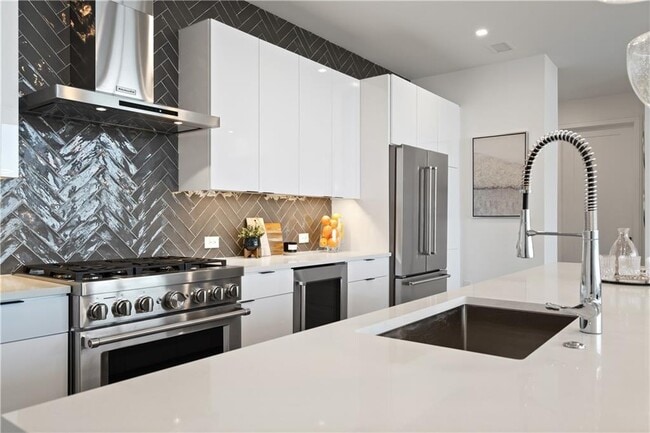 Building Photo - 788 West Marietta St NW