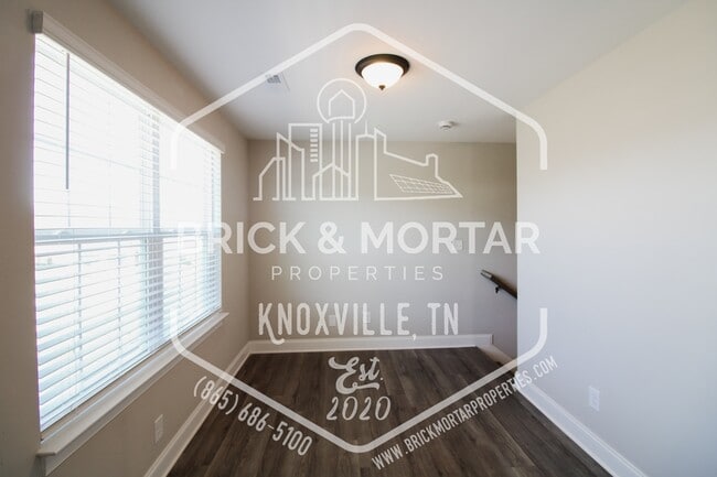 Building Photo - 1669 Spring Berry Ln