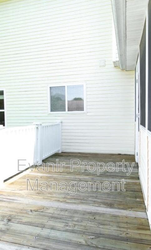 Building Photo - 1142 Deercreek Dr