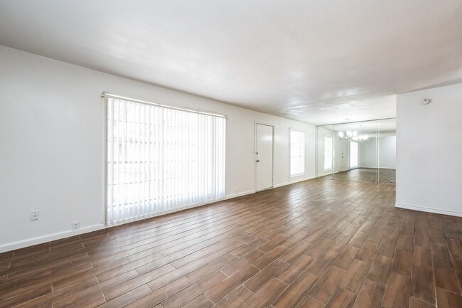 Building Photo - 7510 Shadyvilla Ln