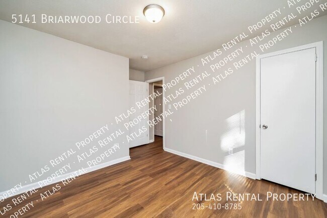 Building Photo - 5141 Briarwood Cir