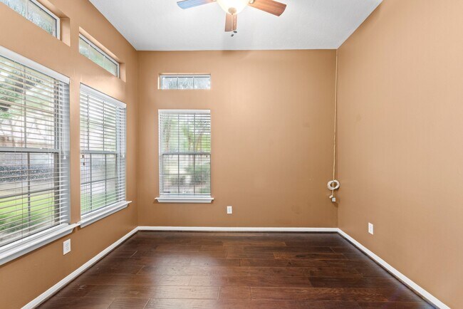 Building Photo - 70 Harvest Wind Pl