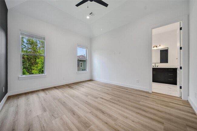 Building Photo - 1506 Ryon St