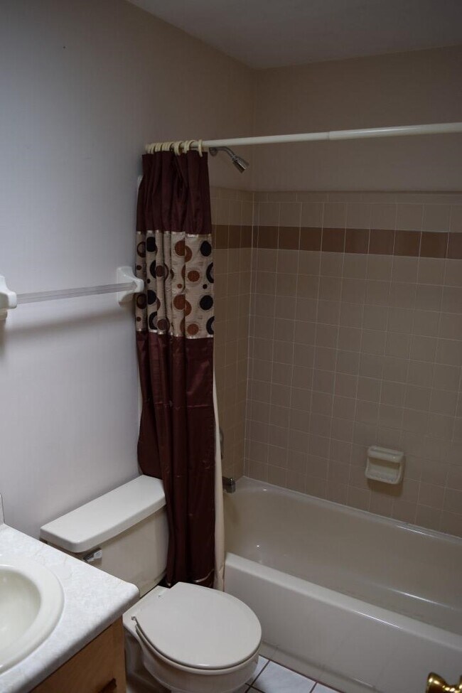 Building Photo - 333 Gawain Ct