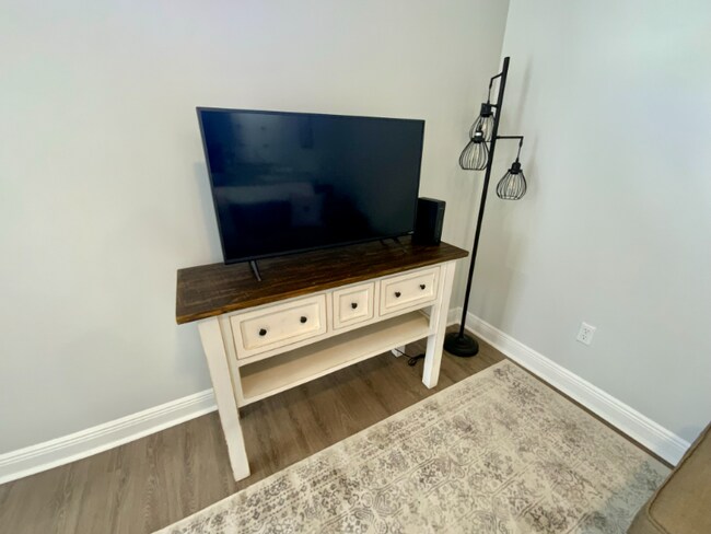 Building Photo - 149 1st St S